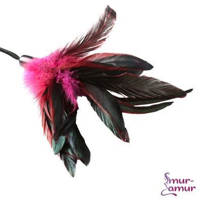Метелочка-щекоталка Sportsheets - PLEASURE FEATHER ROSE на веревочной петле фото и описание