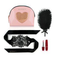 Романтический набор Rianne S: Kit d'Amour: вибропуля, перышко, маска, чехол-косметичка Pink/Gold фото и описание
