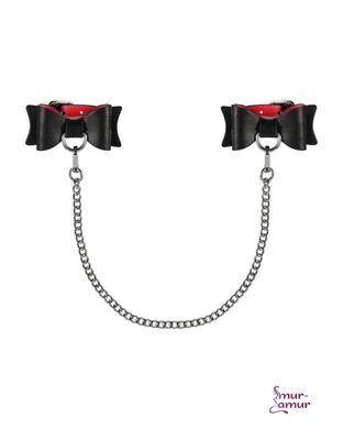 Кожаные наручники-банты с длинной цепью Obsessive A745 cuffs, черно-красные, длинная цепь фото и описание