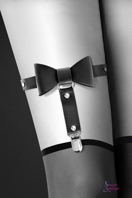 Гартер на ногу Bijoux Pour Toi - WITH BOW Black, сексуальная подвязка с бантиком, экокожа фото и описание