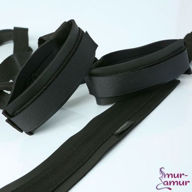 Гибкая распорка для ног Sportsheets Sex Sling Black для притягивания ног к телу фото и описание
