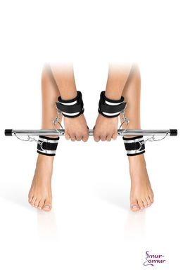 Фиксатор для рук и ног Fetish Tentation Submission bar with 4 cuffs фото и описание