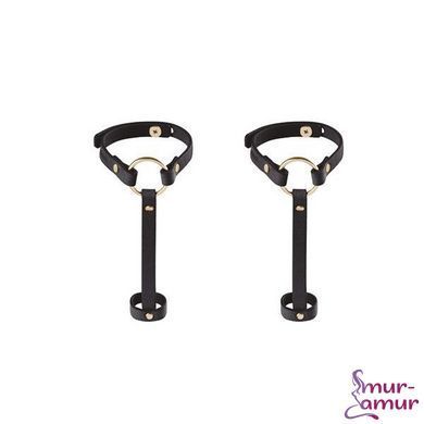 Пара браслетов на запястье и палец Bijoux Indiscrets MAZE Hand Bracelet Harness Black, экокожа фото и описание