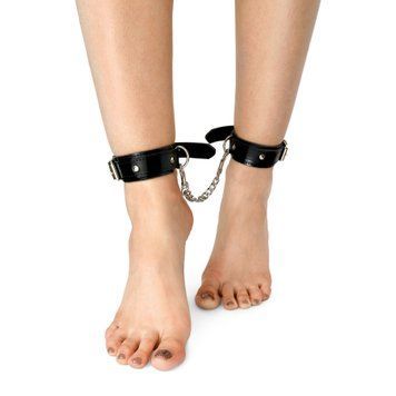 Поножи из экокожи Art of Sex - Emoji Ankle cuffs фото и описание
