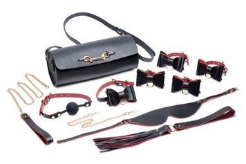 Набір БДСМ з дорожньою сумкою Master Series: Bow &mdash; Luxury BDSM Set With Travel Bag, 11 предметів фото і опис